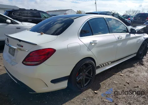 2015 Mercedes-Benz C 63 Amg S z USA, uszkodzony, nr VIN 55SWF8HB4FU076892